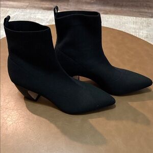 Chic Black Heeled Boots